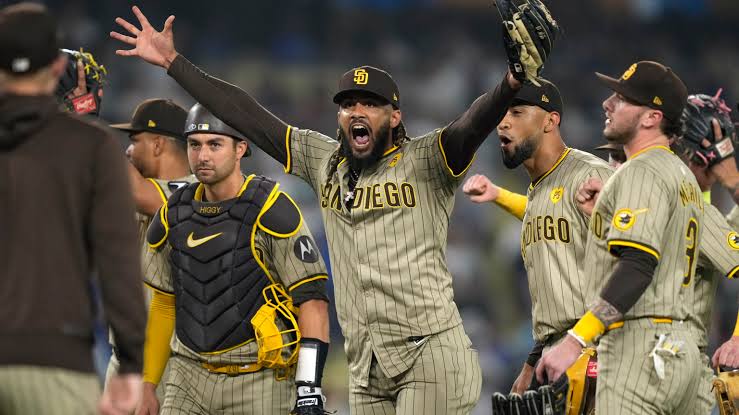 Padres de San Diego se sumaron a la ayuda para Venezuela con una donación de 100 mil dólares