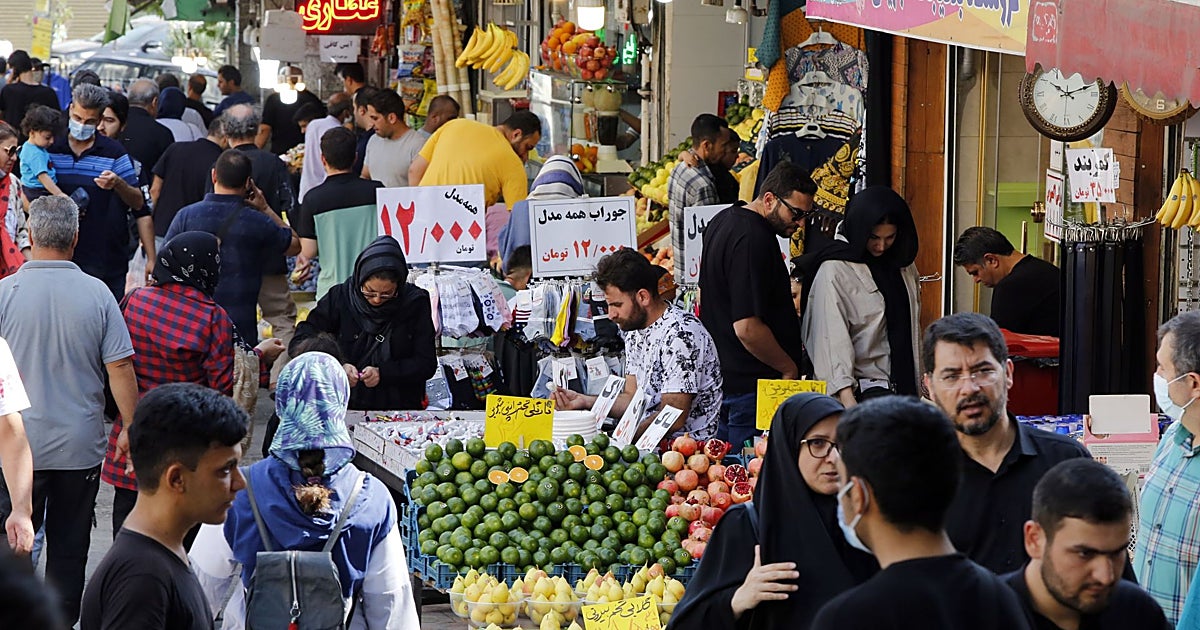 Los iraníes dudan que el levantamiento de sanciones vayan a mejorar su economía