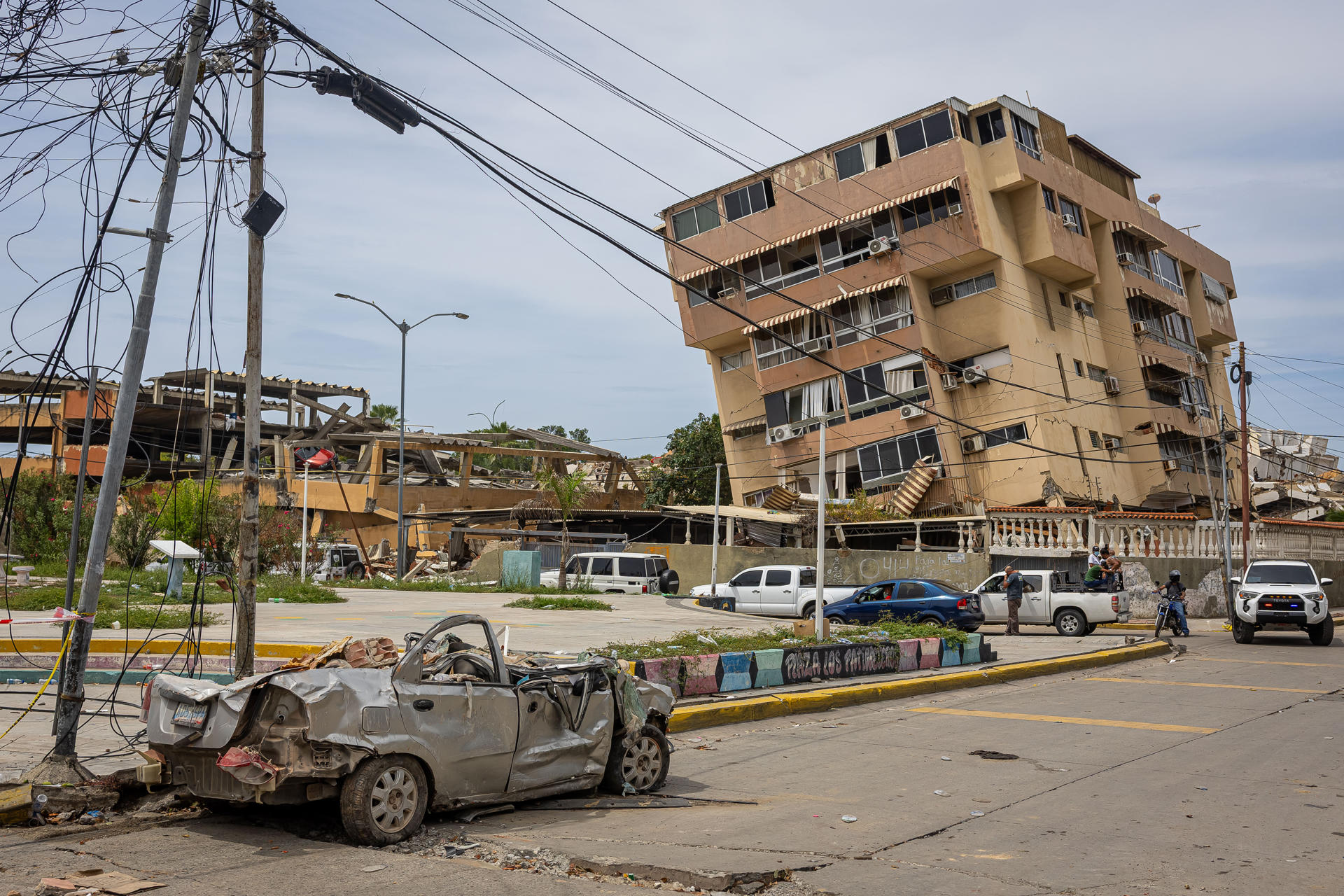 Países Bajos termina rescate en Venezuela ante menor posibilidad de hallar supervivientes