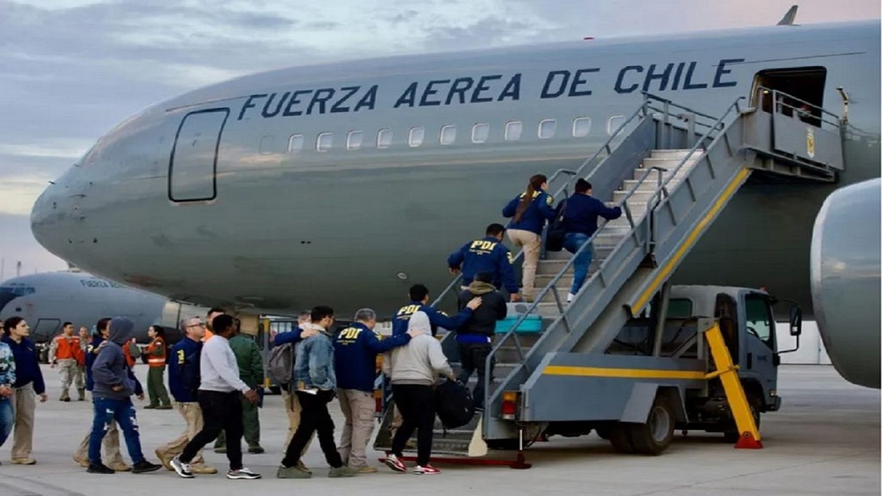 “Por razones humanitarias”: Chile permitirá salida de migrantes venezolanos con pasaportes vencidos