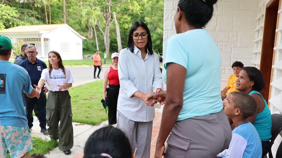 Delcy Rodríguez supervisa logística y seguridad en el albergue de la Ciudad Vacacional Los Caracas
