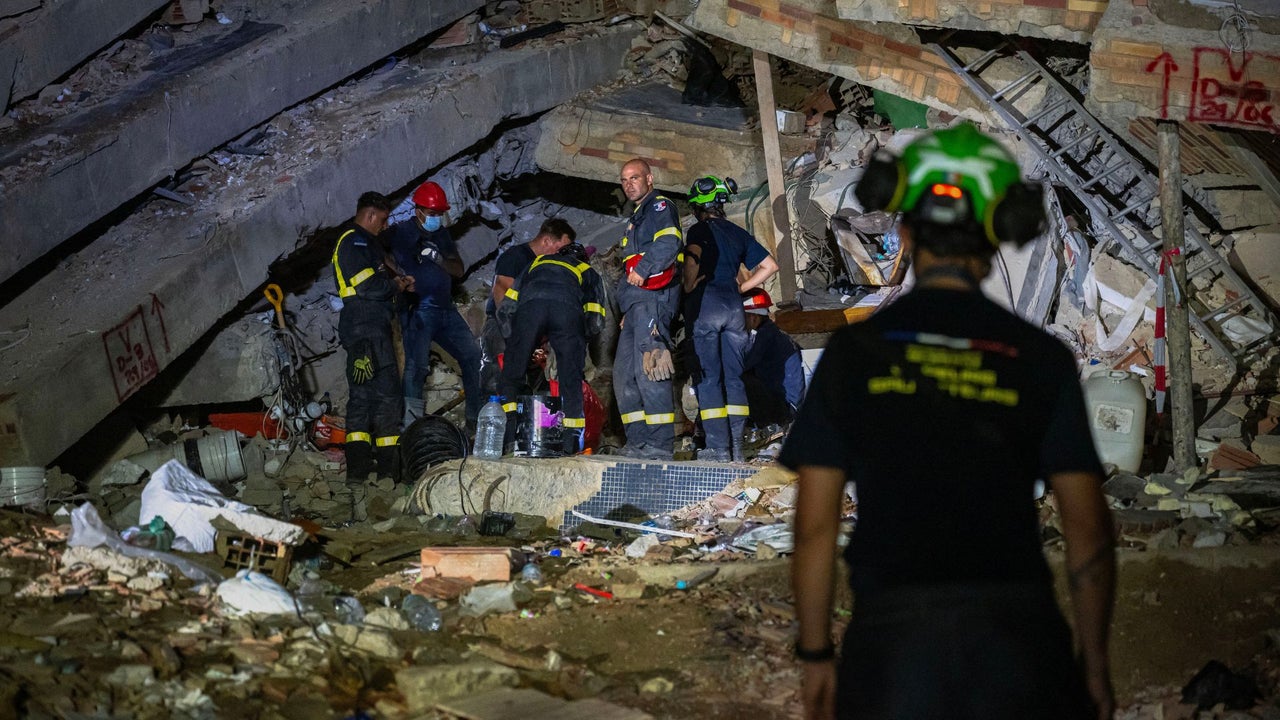 “Es la única forma de poder afrontarlo”: rescatista español explica cómo trabajan para salvar vidas bajo los escombros de los terremotos en Venezuela | NTN24.COM