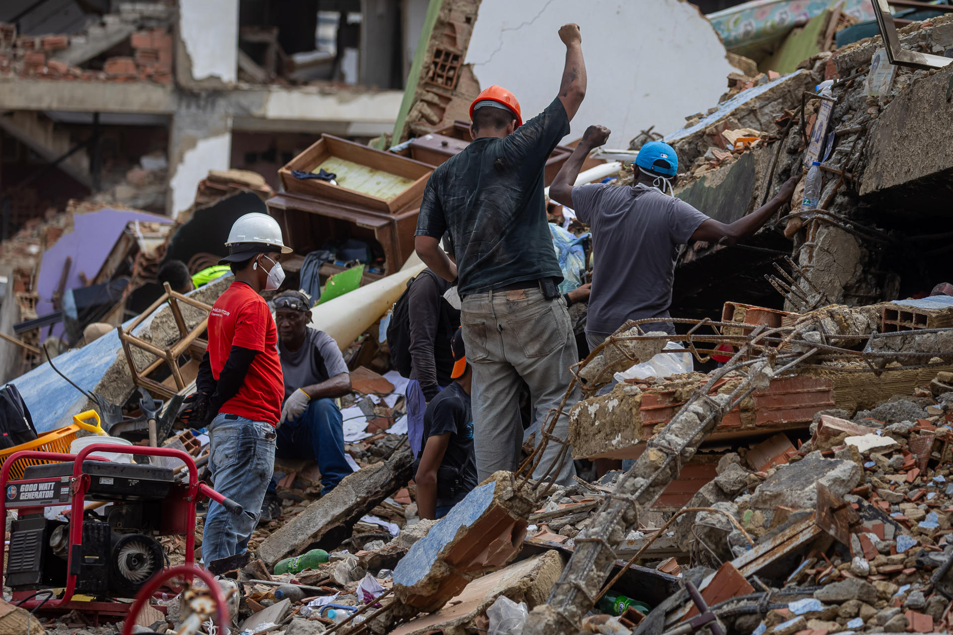 Ecuador envía a Venezuela 11,4 toneladas más en ayuda para afectados por doble terremoto