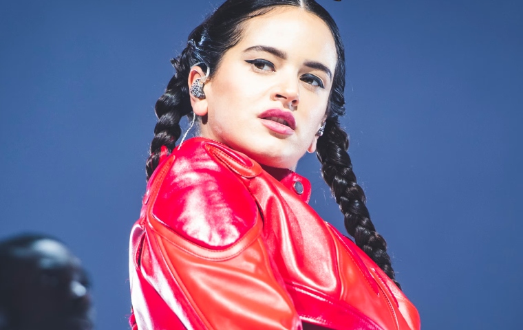 Rosalía detiene su concierto en Las Vegas para dedicar canción y apoyo a Venezuela