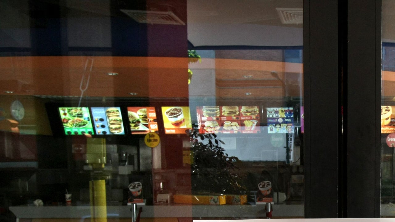 Habilitan famoso restaurante como hospital tras devastadores terremotos en Venezuela: fue uno de los pocos edificios que quedaron estables | NTN24.COM