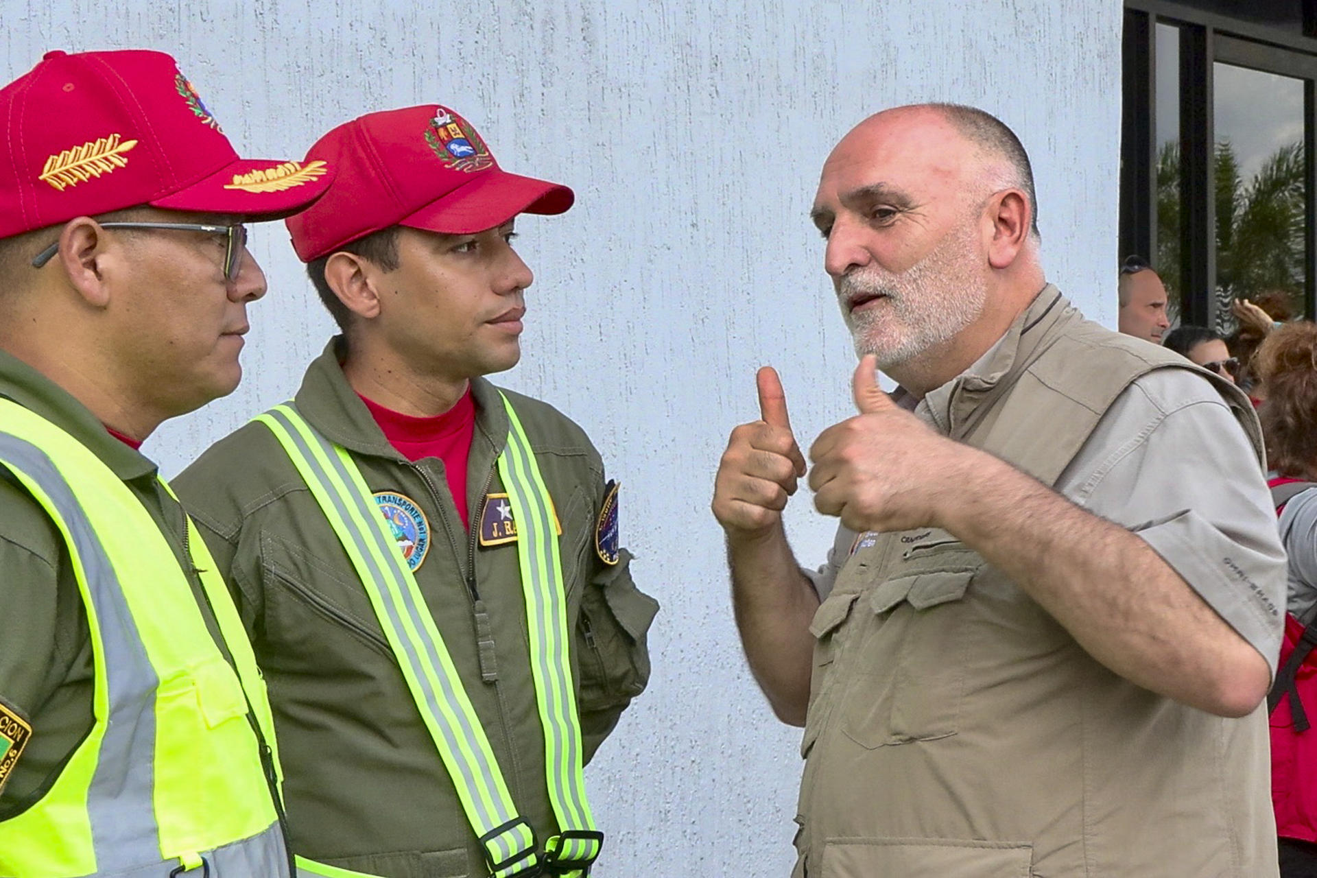 Chef José Andrés llegó a Venezuela para apoyar con la alimentación de afectados por los terremotos