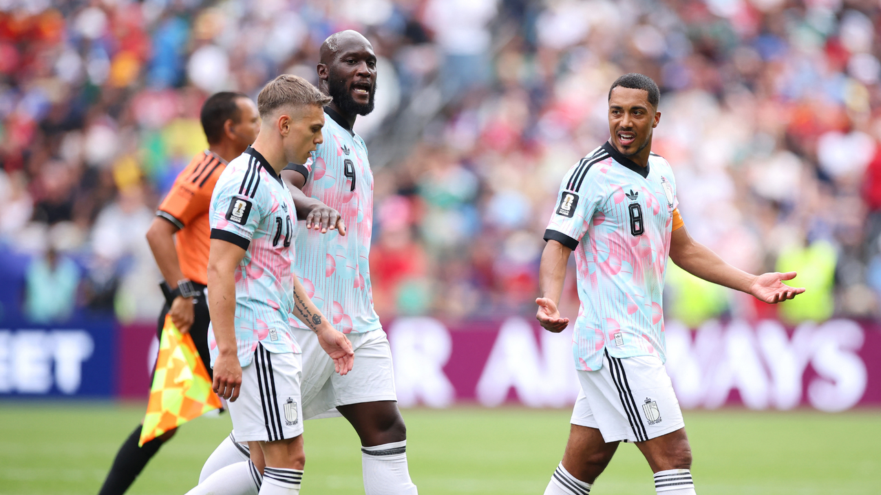 Fuerte pelea entre compañeros de equipo en el Mundial 2026: tuvieron que ser separados en medio del altercado | NTN24.COM