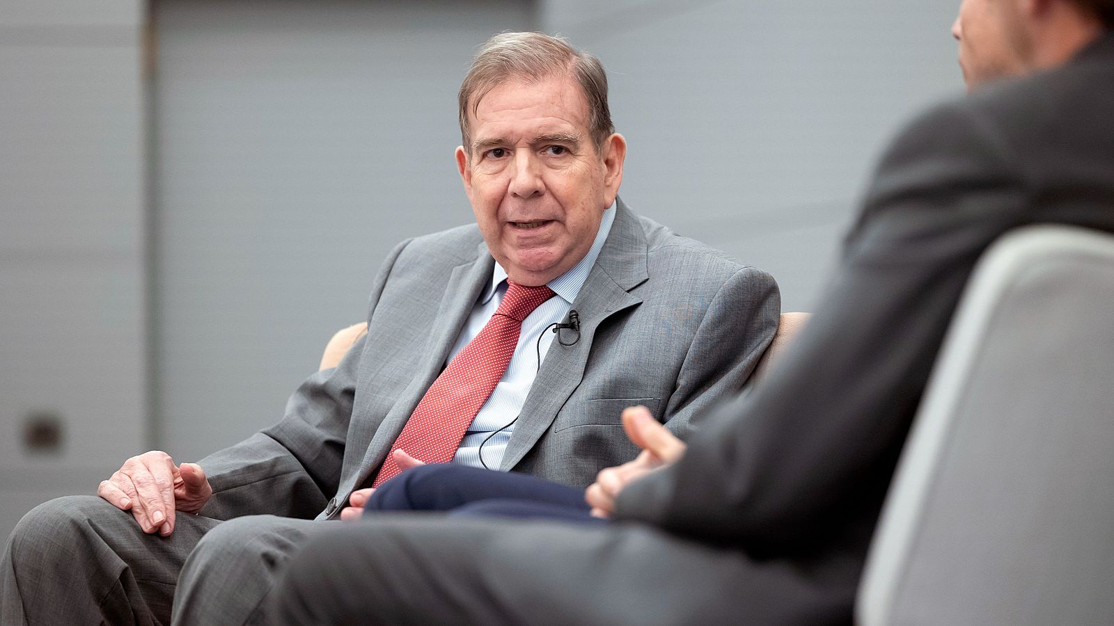Edmundo González defiende el derecho de María Corina Machado a regresar a Venezuela