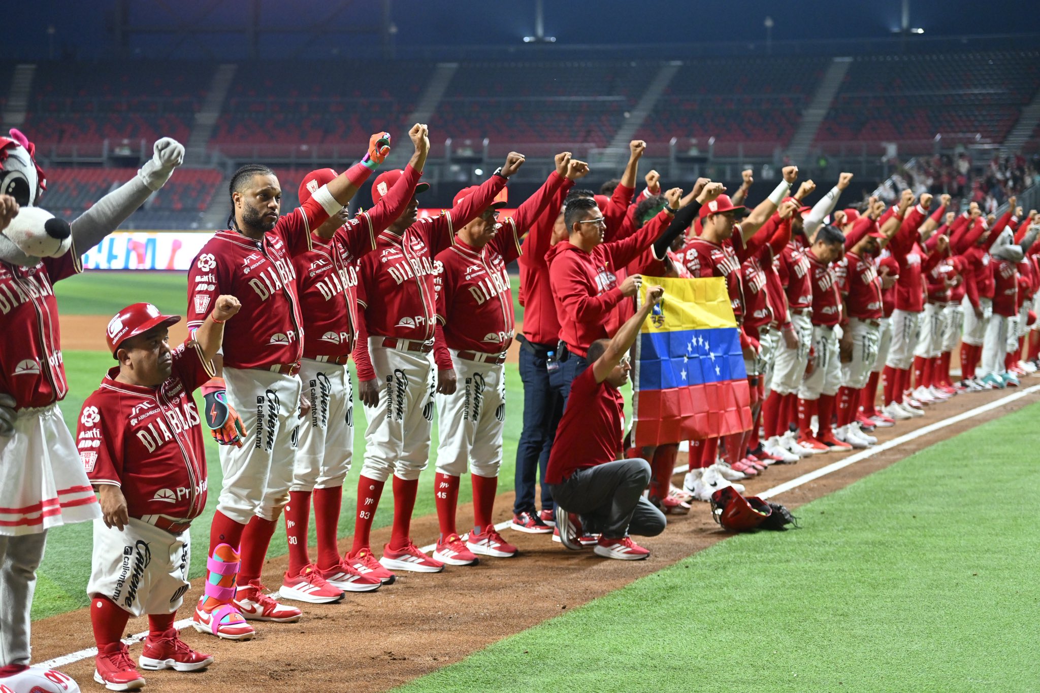 “¡No están solos!”: el béisbol mexicano se unió en homenaje a Venezuela tras los terremotos (VIDEO)