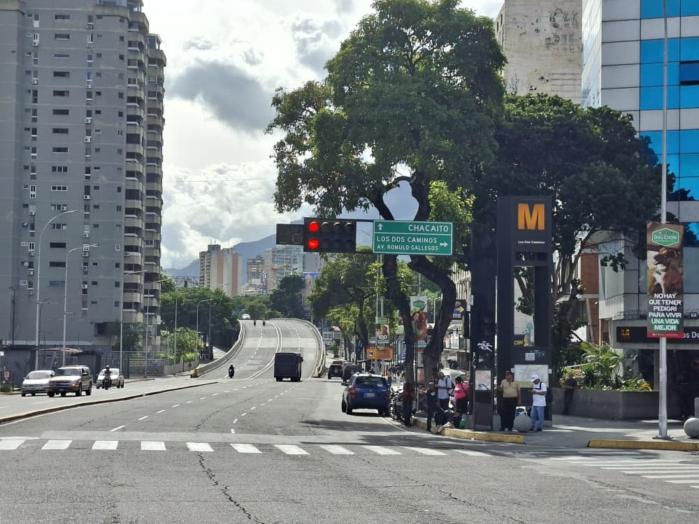 Caracas en una forzada normalidad a diez días del terremoto – Efecto Cocuyo