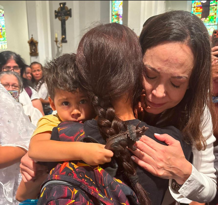 María Corina Machado acompañó misa en Panamá por las víctimas del doble terremoto en Venezuela (Fotos y Video)