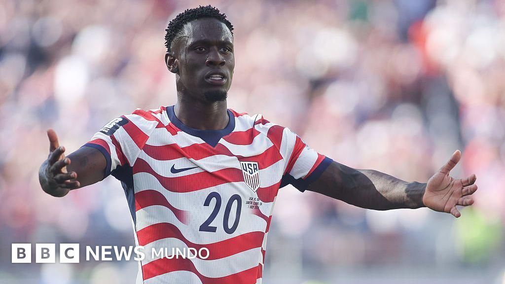 Mundial 2026 | “Cruza una línea roja”: por qué es tan escandalosa la decisión de la FIFA de suspender la sanción al goleador de EE.UU., Folarin Balogun, tras una llamada de Trump – BBC News Mundo