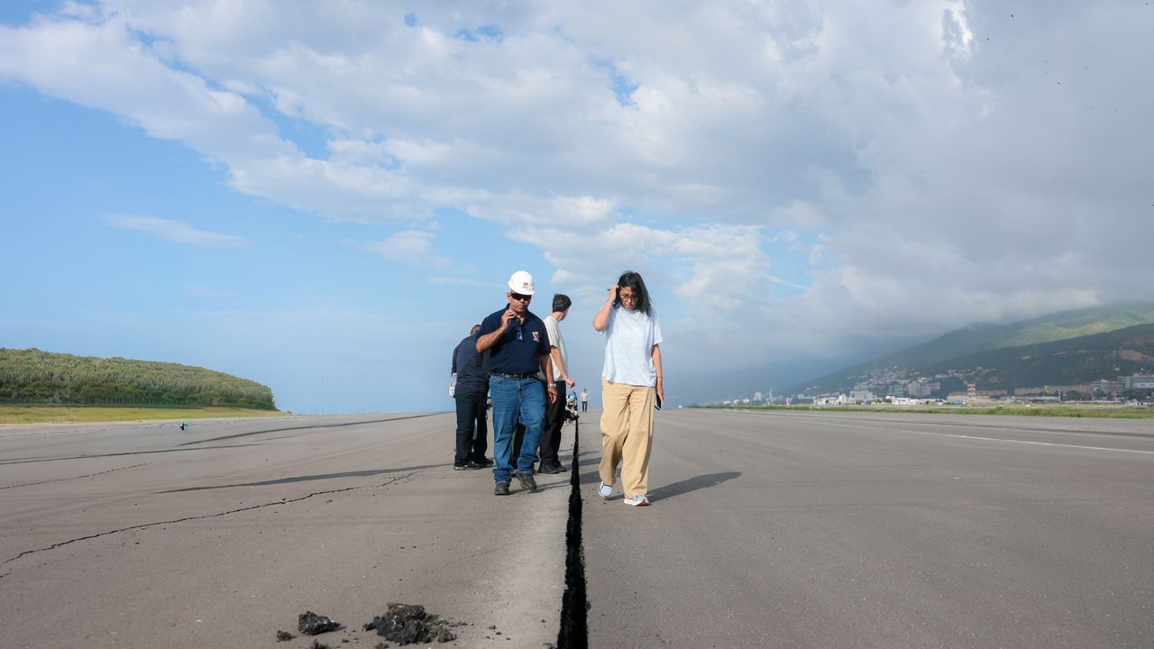 Delcy Rodríguez asegura que aeropuerto de Maiquetía reabrirá “a la brevedad” para vuelos comerciales | NTN24.COM