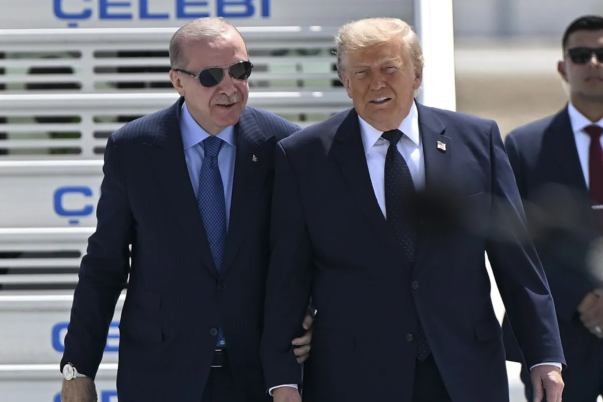 Trump vuelve a amenazar a Groenlandia en la cumbre de la OTAN: “Debería estar controlada por EEUU”