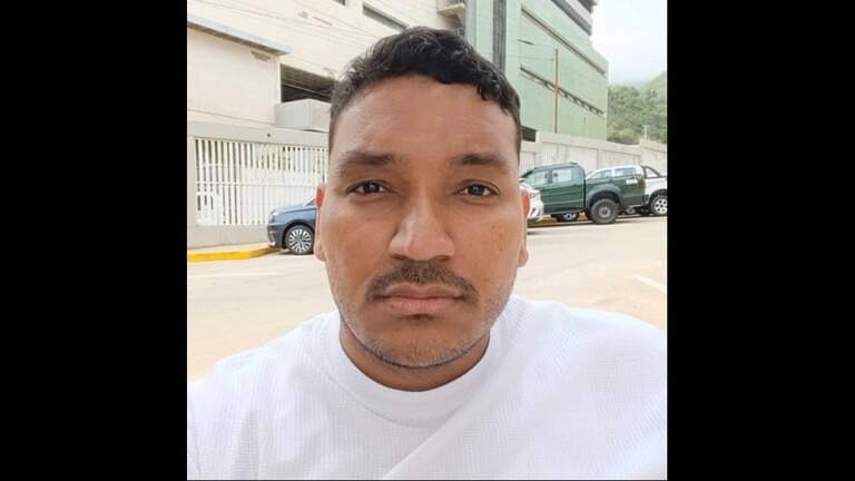 La increíble historia del venezolano deportado de EEUU que sobrevivió a dos tragedias en La Guaira