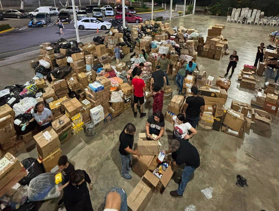Guayaneses Solidarios activa segunda fase de apoyo para damnificados de La Guaira y recibe a familias en Bolívar