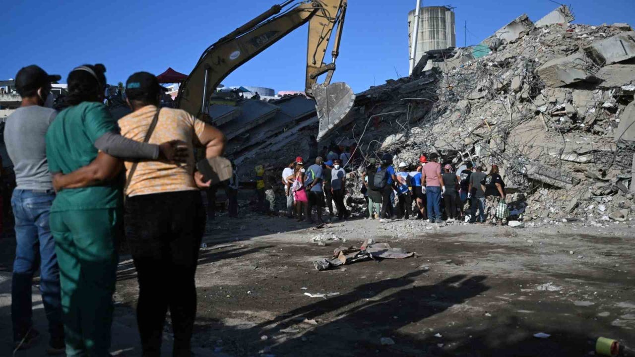 El drama de quienes aún no encuentran a sus familiares desaparecidos por los terremotos en Venezuela: “Lamentablemente no se pueden ni reconocer los cuerpos” | NTN24.COM