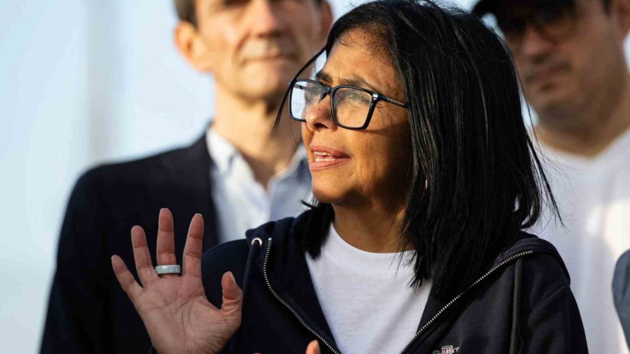 Delcy Rodríguez le está pidiendo al rey de Carlos III que libere el oro venezolano retenido en Inglaterra para “atender las consecuencias del sismo” | NTN24.COM