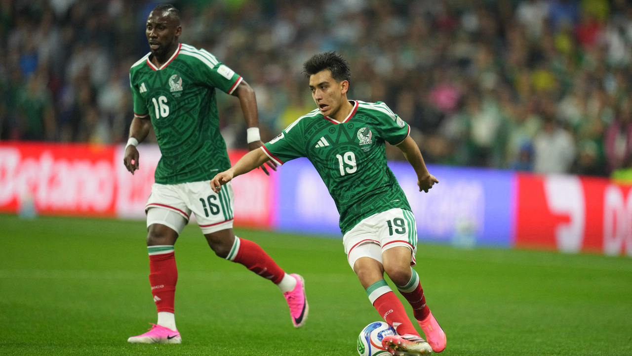 Estrella mexicana que destacó en el Mundial 2026 se graduó de preparatoria tras quedar eliminado del torneo ante Inglaterra | NTN24.COM