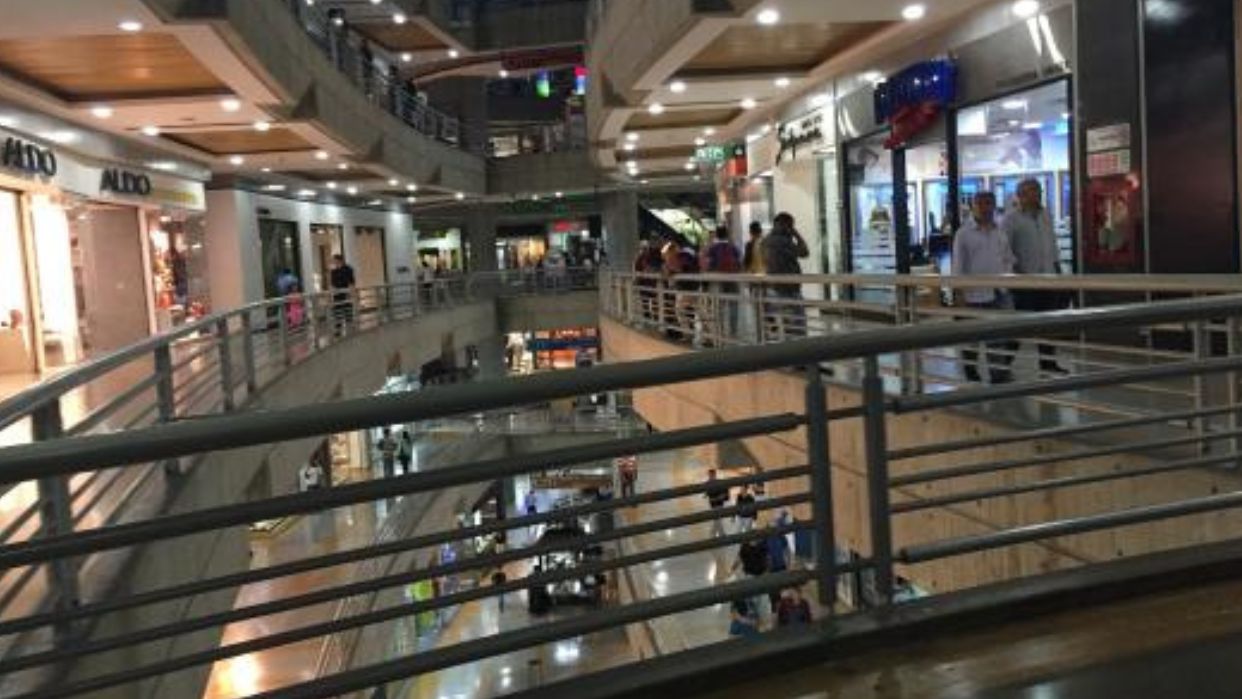 Inspeccionan estructuras de centros comerciales en el país