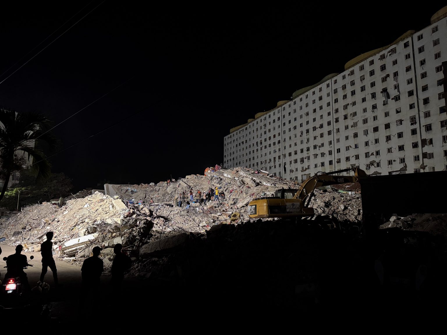 Así funciona el interior de un campamento creado por voluntarios tras los terremotos en La Guaira