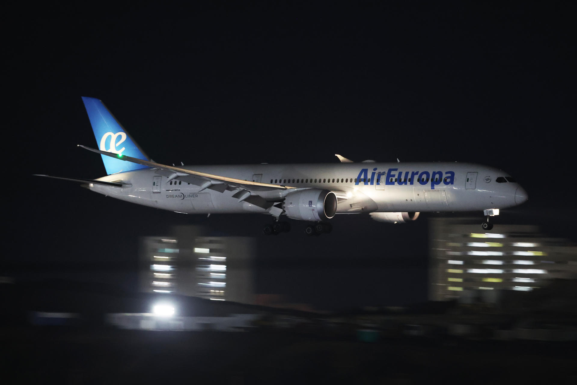Air Europa desviará su ruta Madrid-Caracas a Valencia hasta el #31Jul por los sismos