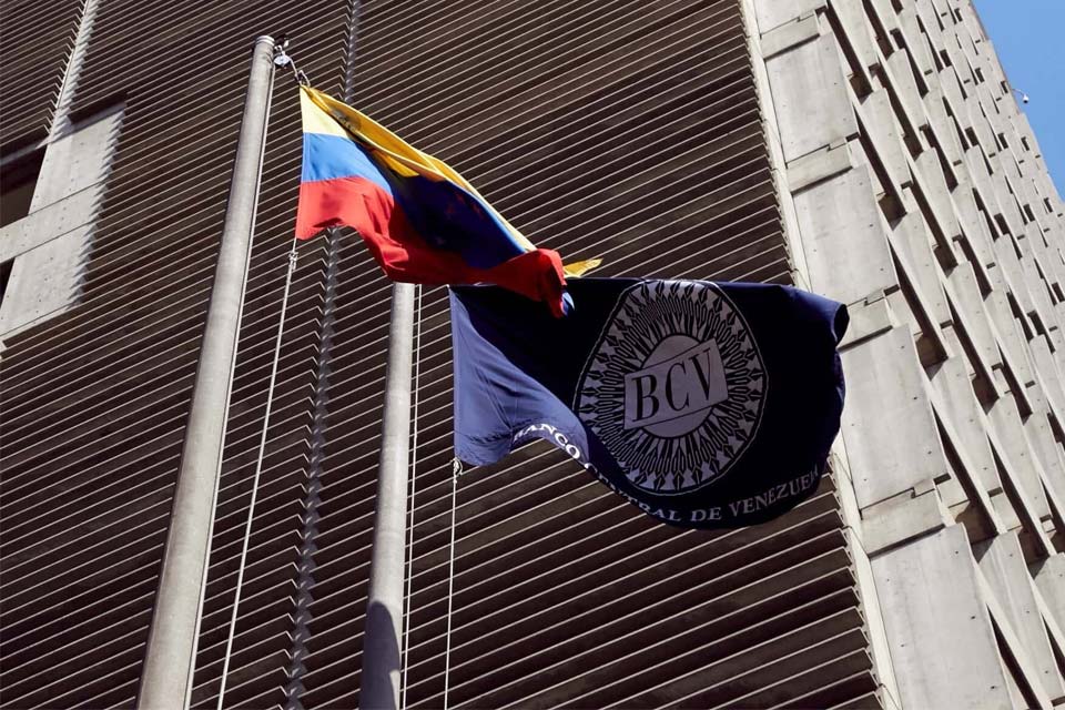 Dólar BCV alcanza los Bs 700 y usuarios piden ponerle freno: “Está ahorcando al pueblo” | TalCual