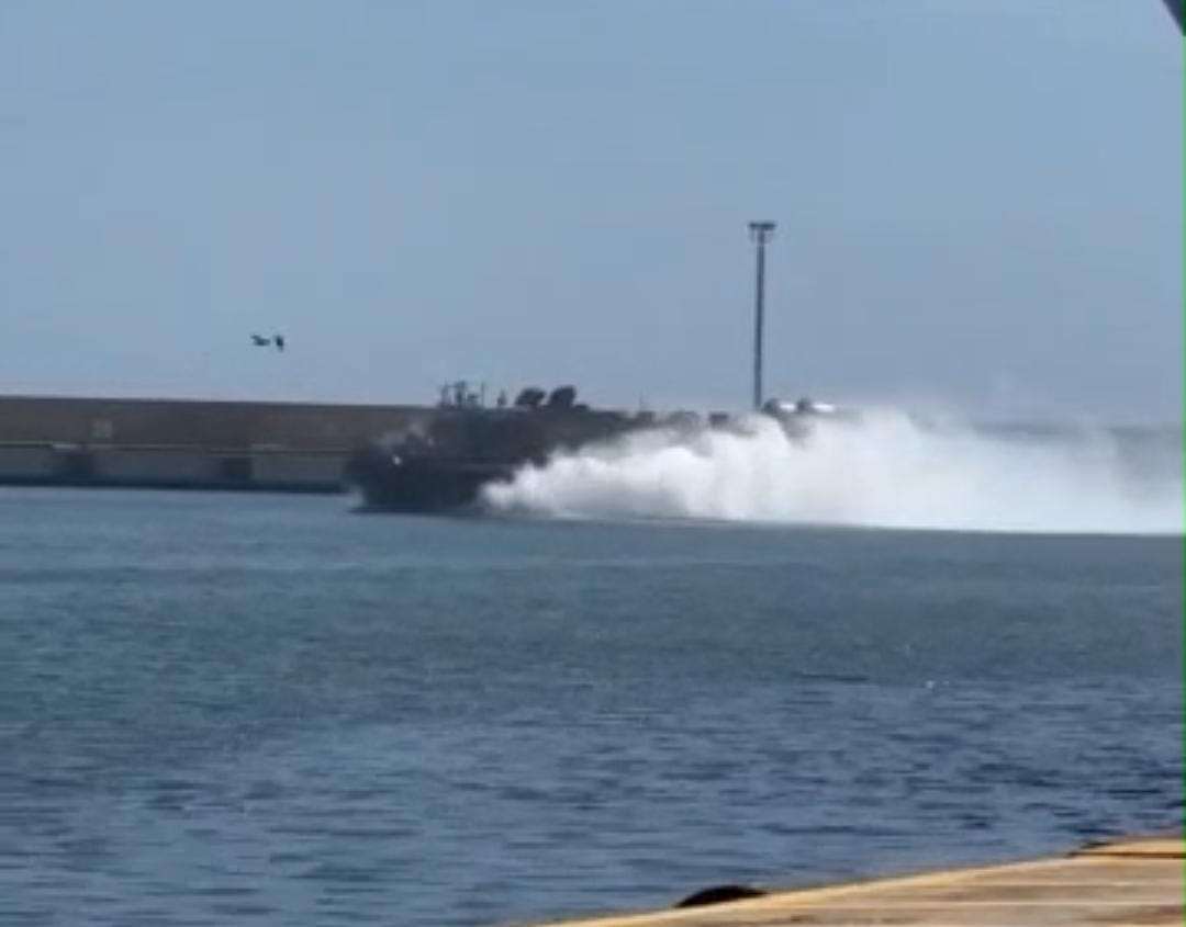 Embarcaciones estadounidenses llegaron a las costas de La Guaira este #9Jul (VIDEO)