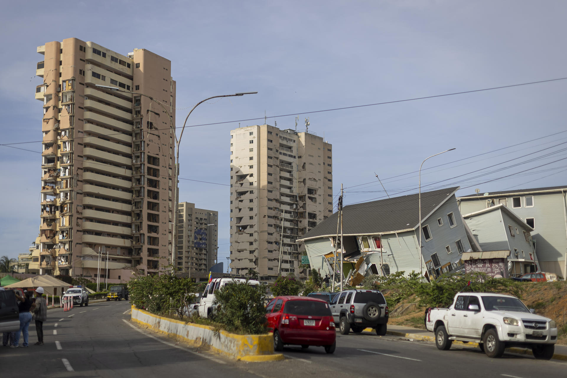 Suben a 3.889 los muertos tras el doble terremoto en Venezuela