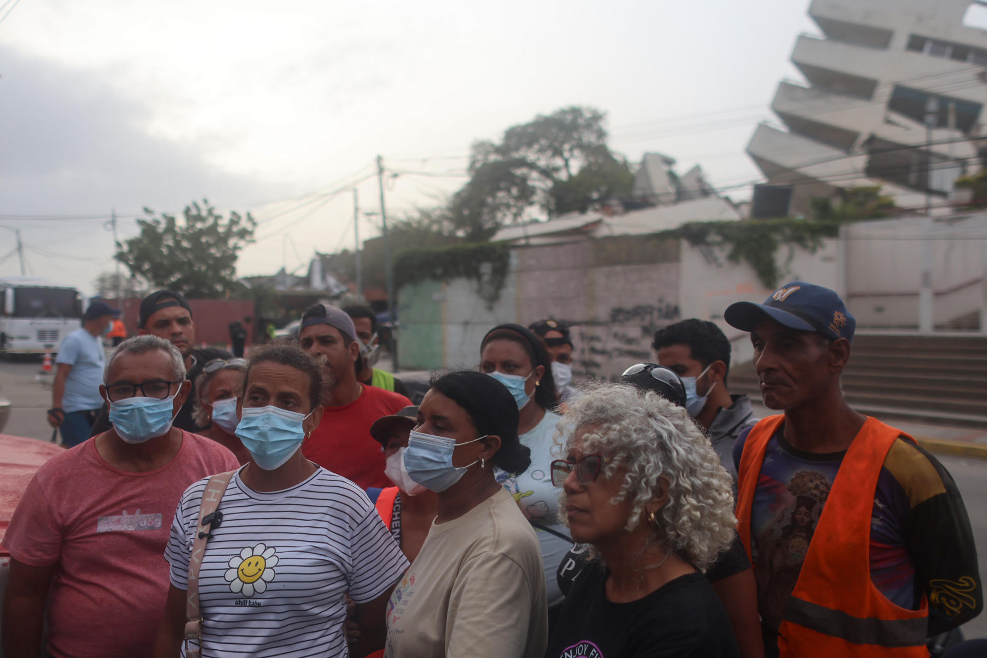 Familiares acusaron a militares de impedir labores de búsqueda en edificio de La Guaira