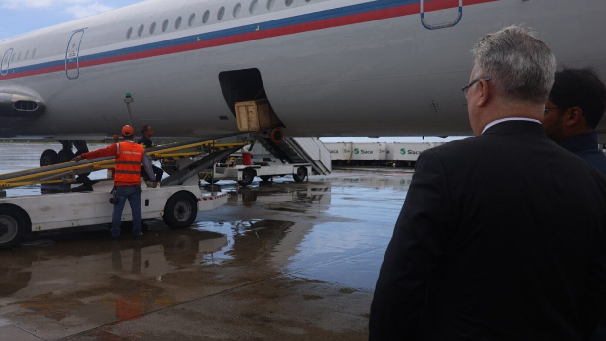 Venezuela recibe primer cargamento de ayuda humanitaria rusa para atender la contingencia tras los potentes sismos