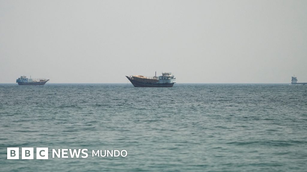 Estados Unidos lanza nuevos ataques mientras Irán cierra el estrecho de Ormuz – BBC News Mundo