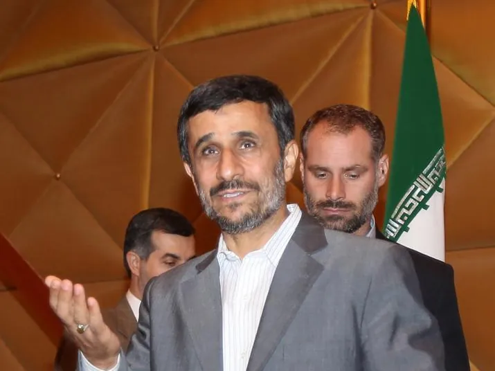 El plan de Israel para convertir al ex presidente Ahmadineyad en líder del Irán posayatolás, según el ‘New York Times’