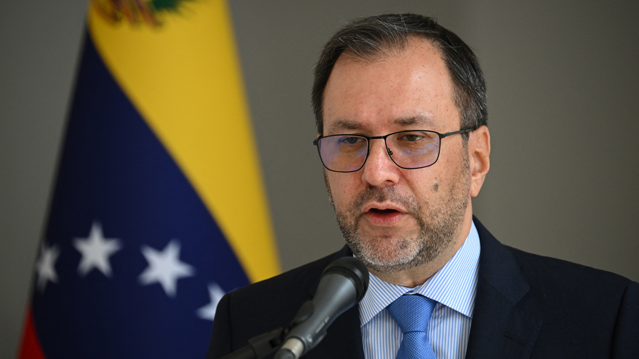 Remoción en el régimen venezolano: Yvan Gil deja de ser el canciller para asumir otro cargo en la dictadura | NTN24.COM