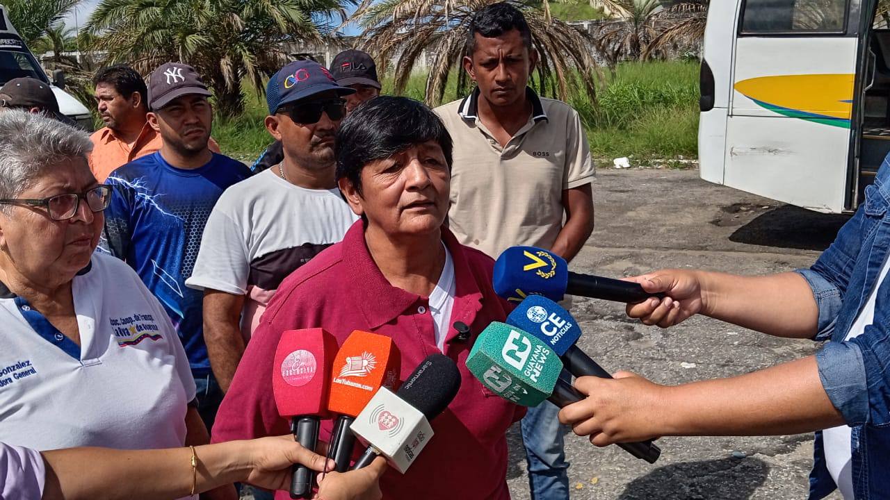 “Nos están matando”: Transportistas en Bolívar denuncian muertes por infartos en colas de gasolina
