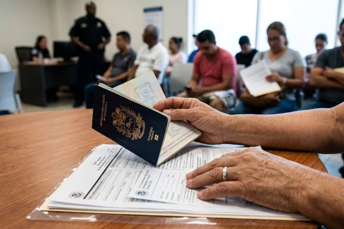 Venezolanos y asilo en EEUU: el DHS no deberá presentar su plan operativo para invocar el acuerdo con Ecuador