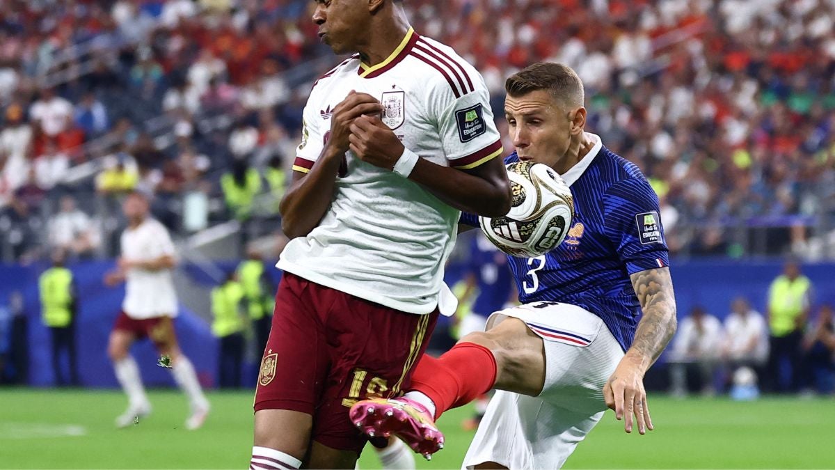 Fuerte patada y penal para España: la jugada que marcó el primer tiempo de la semifinal ante Francia | NTN24.COM
