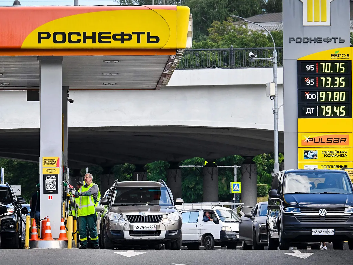 Rusia, el ‘país gasolinera’ donde falta la gasolina: “Nos podemos quedar sin pan”