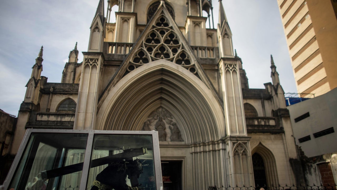 Basílica de Santa Teresa, uno de los templos católicos más importantes de Caracas, queda bajo evaluación tras daños estructurales ocasionados por los terremotos | NTN24.COM