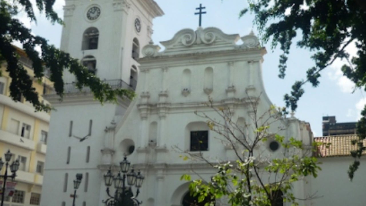 La Catedral de Caracas permanecerá cerrada a los fieles por riesgo estructural: terremotos afectaron torre del campanario y la capilla de San Pedro | NTN24.COM