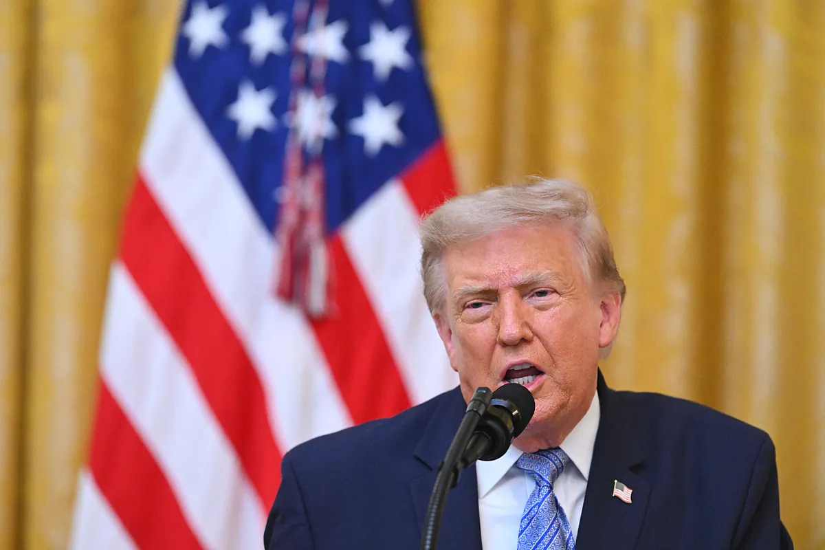 Trump siembra dudas a cuatro meses de las ‘midterms’ y acusa a Pekín y al “estado profundo”: “El sistema electoral está expuesto a la piratería informática, la explotación y la injerencia”