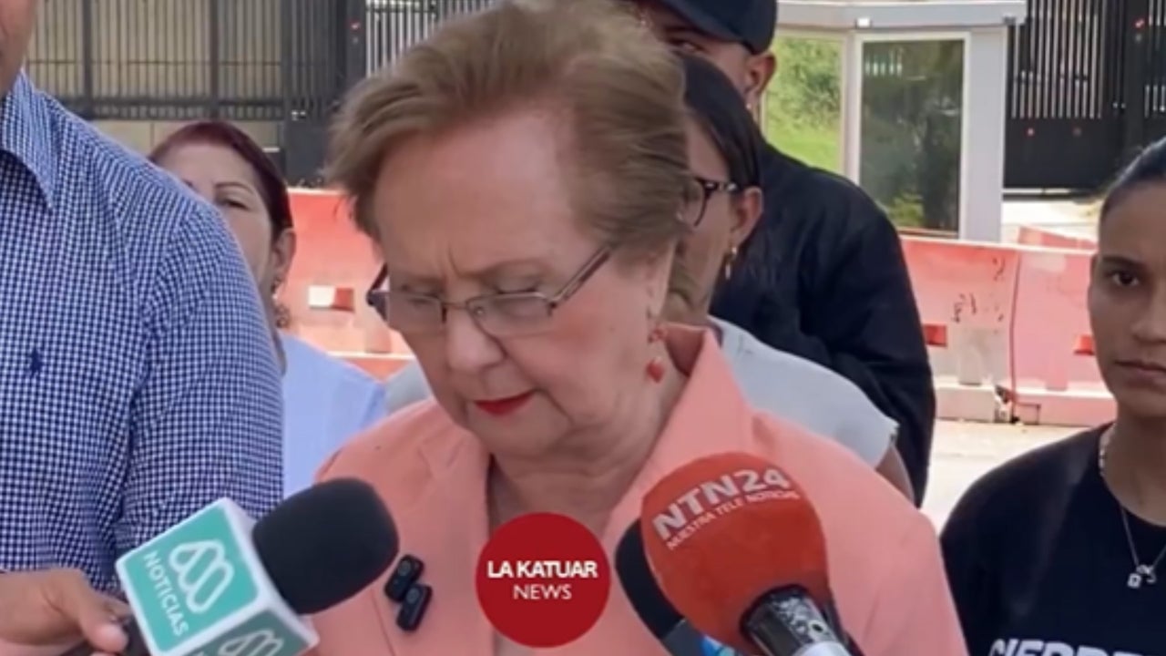 Exmagistrada del TSJ entrega un documento en la Embajada de EE. UU. en Caracas con el que propone una “junta de gobierno de transición” en Venezuela | NTN24.COM