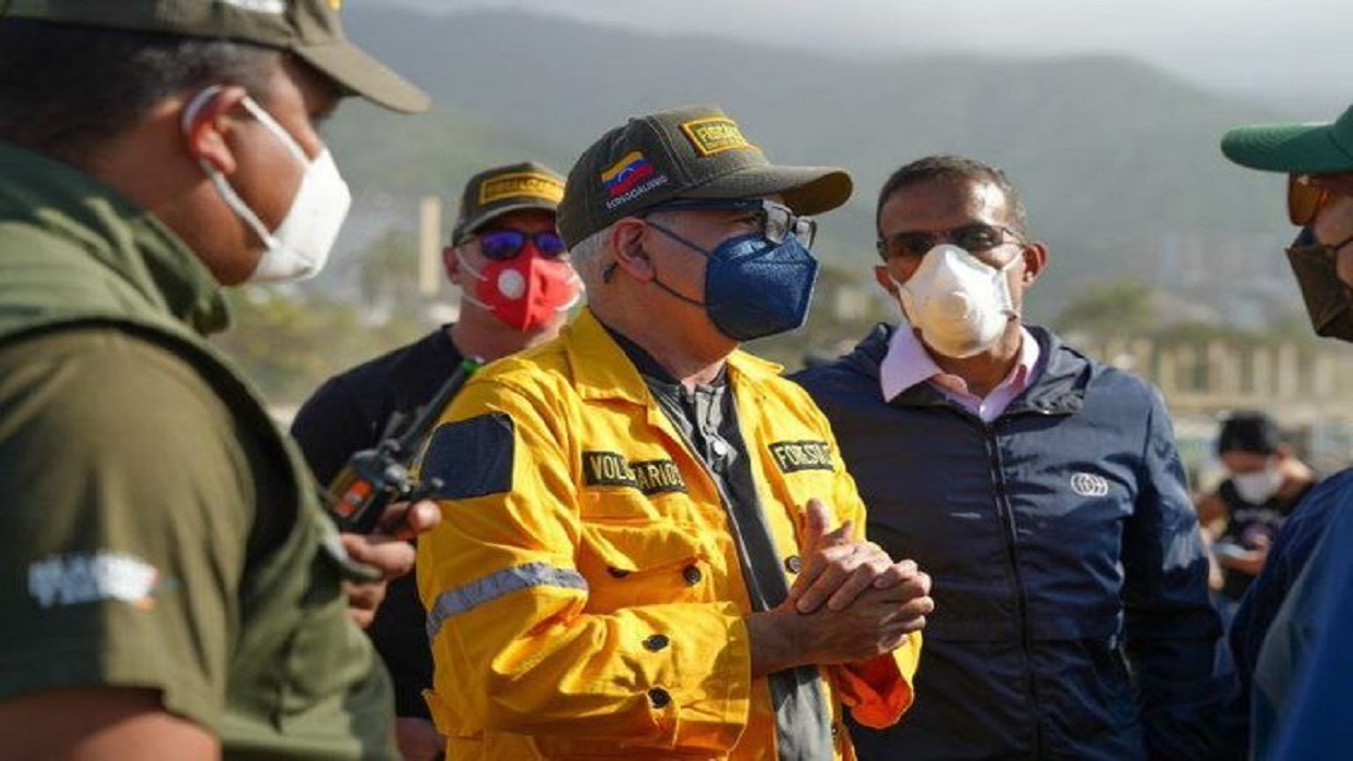 Se activan 11 centros de disposición temporal para escombros en La Guaira