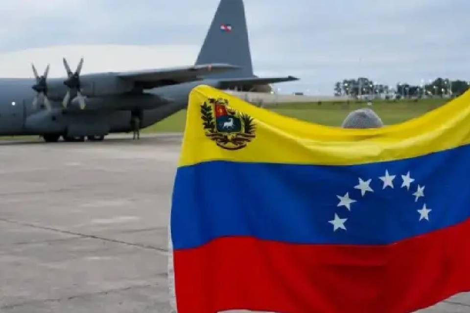 Uruguay despacha segundo vuelo con ayuda humanitaria