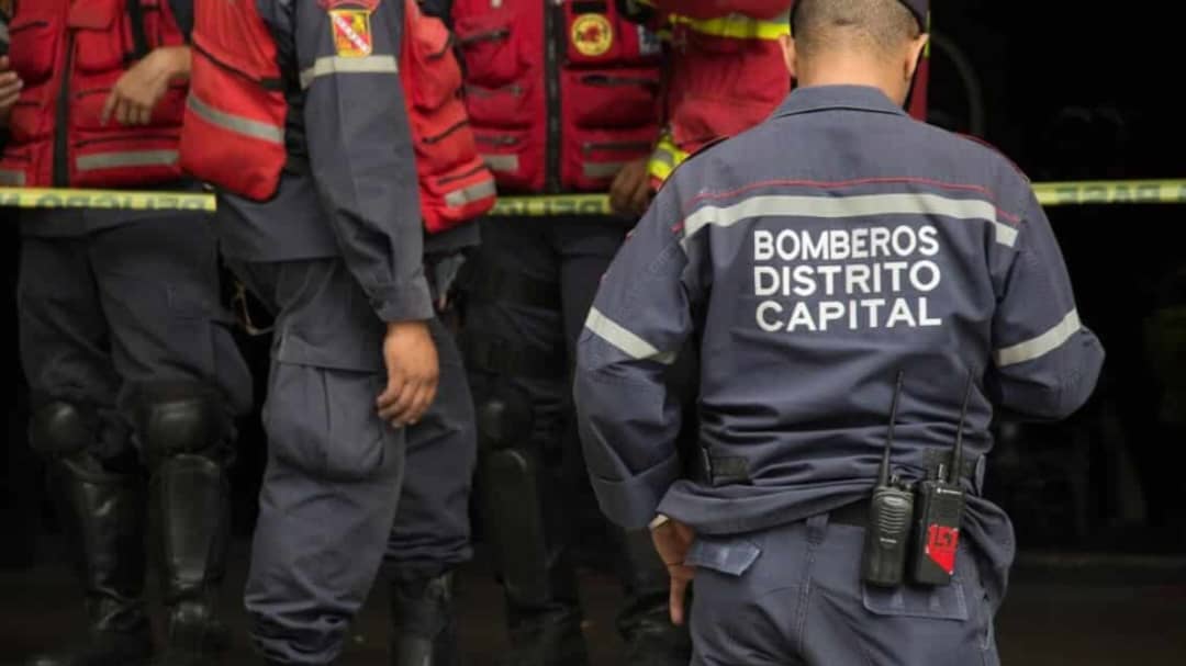 Bomberos de Caracas controlaron incendio en sede de la Cancillería