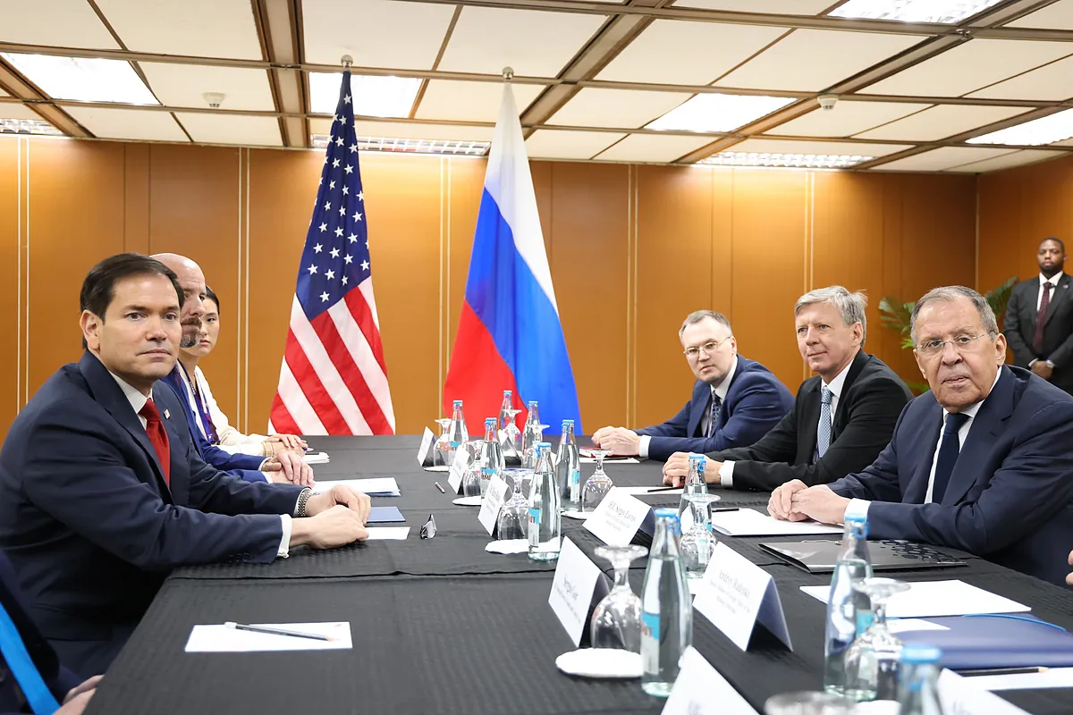 Rubio y Lavrov escenifican en Manila un diálogo mínimo mientras la guerra de Ucrania sigue bloqueando cualquier deshielo entre Washington y Moscú