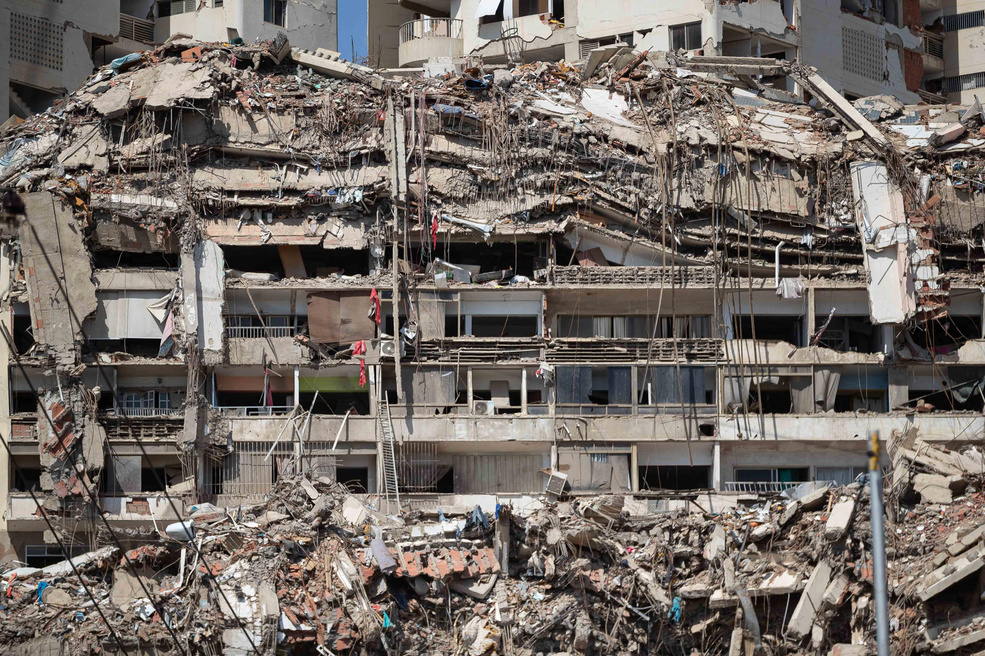 Análisis forense buscará determinar qué provocó el colapso de edificios durante los terremotos en Venezuela