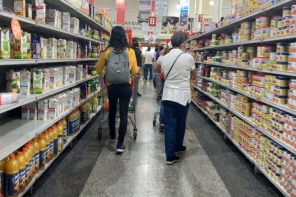 #Atentos: El 60% del gasto del venezolano está enfocado en proteínas, cesta básica y otros alimentos – bancaynegocios.com
