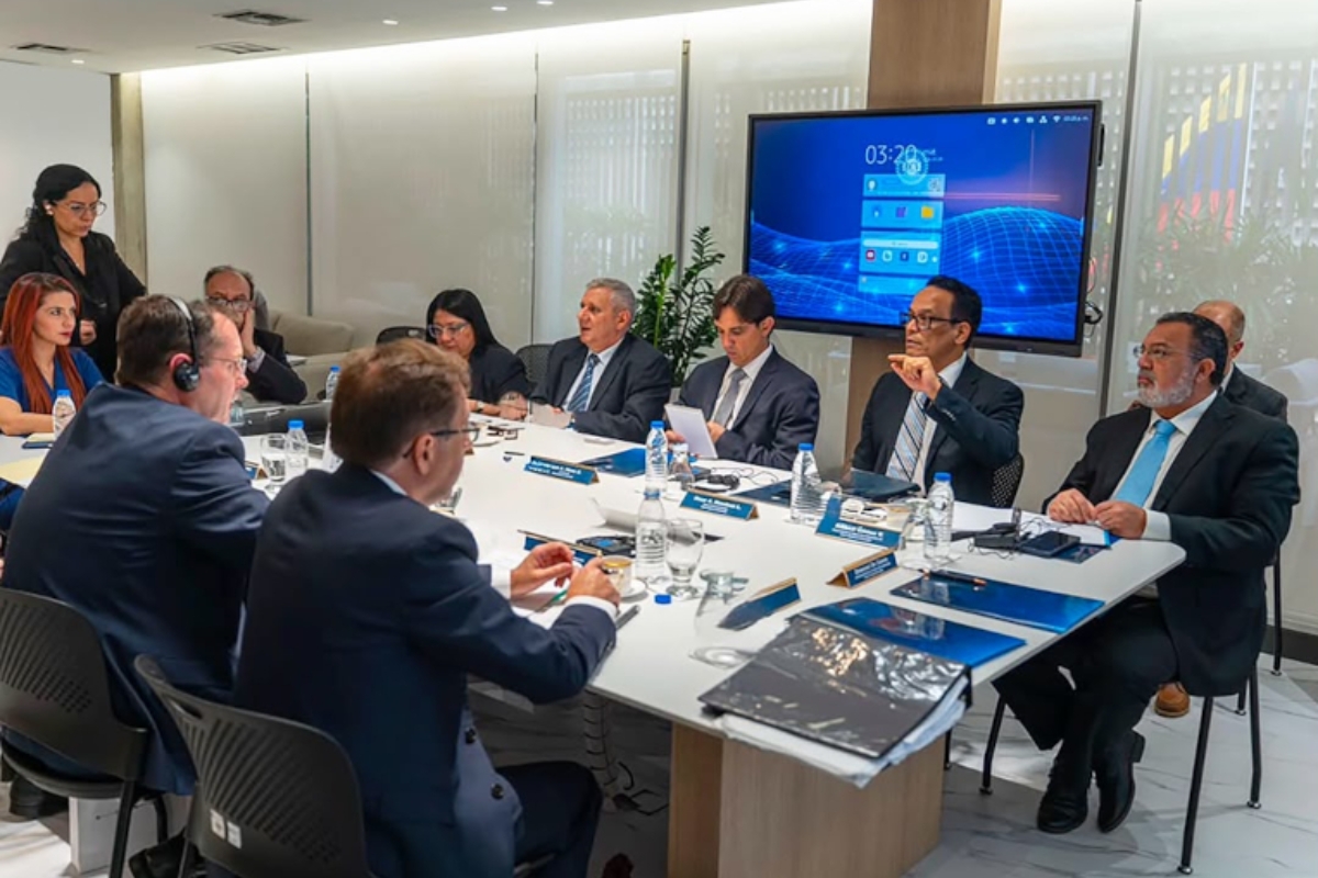 La misión del FMI avanza en Venezuela mientras el régimen busca proyectar estabilidad