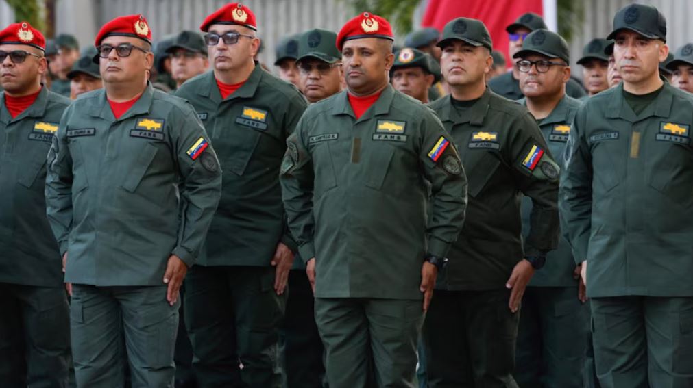 Chavismo ascendió de forma anticipada a 195 comandantes y surgen dudas sobre los motivos
